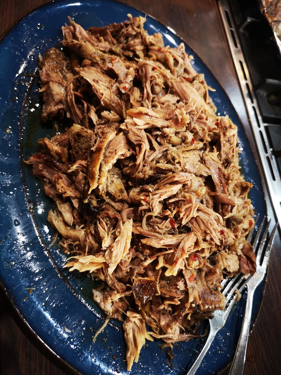 Omemade's tweet photo. Always a favourite in our house...
Slow roasted Moroccan Lamb served in Mediterranean flatbreads with salad, yoghurt & mint and Chilli Sauce.
Another stunning piece of lamb from Firs Farm at Ringinglow
https://t.co/0P5QAiCpd4
#OmeMade #FirsFarm #UKLamb #Moroccan #ChilliSauce https://t.co/8yA2qgssCl
