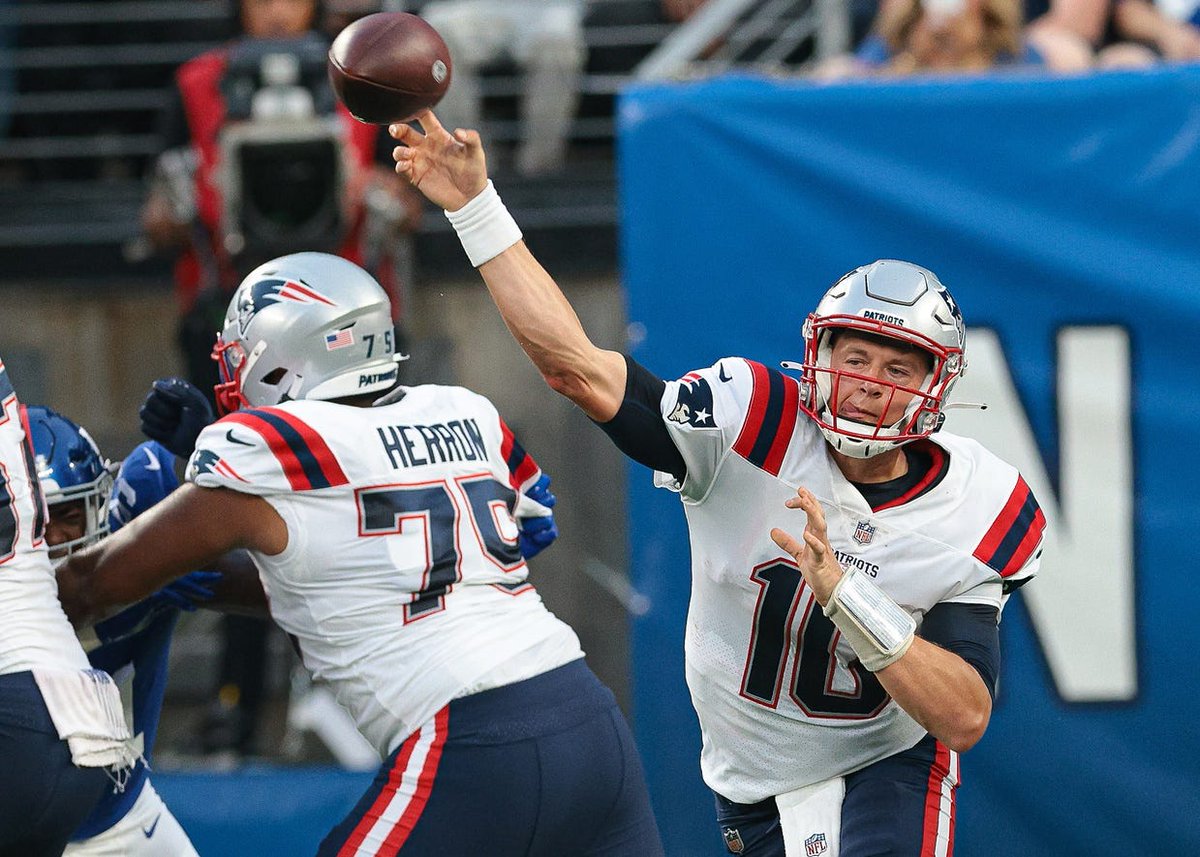 23 years ago today, Mac Jones was born and Tom Brady made his first college start dlvr.it/S70FQ2