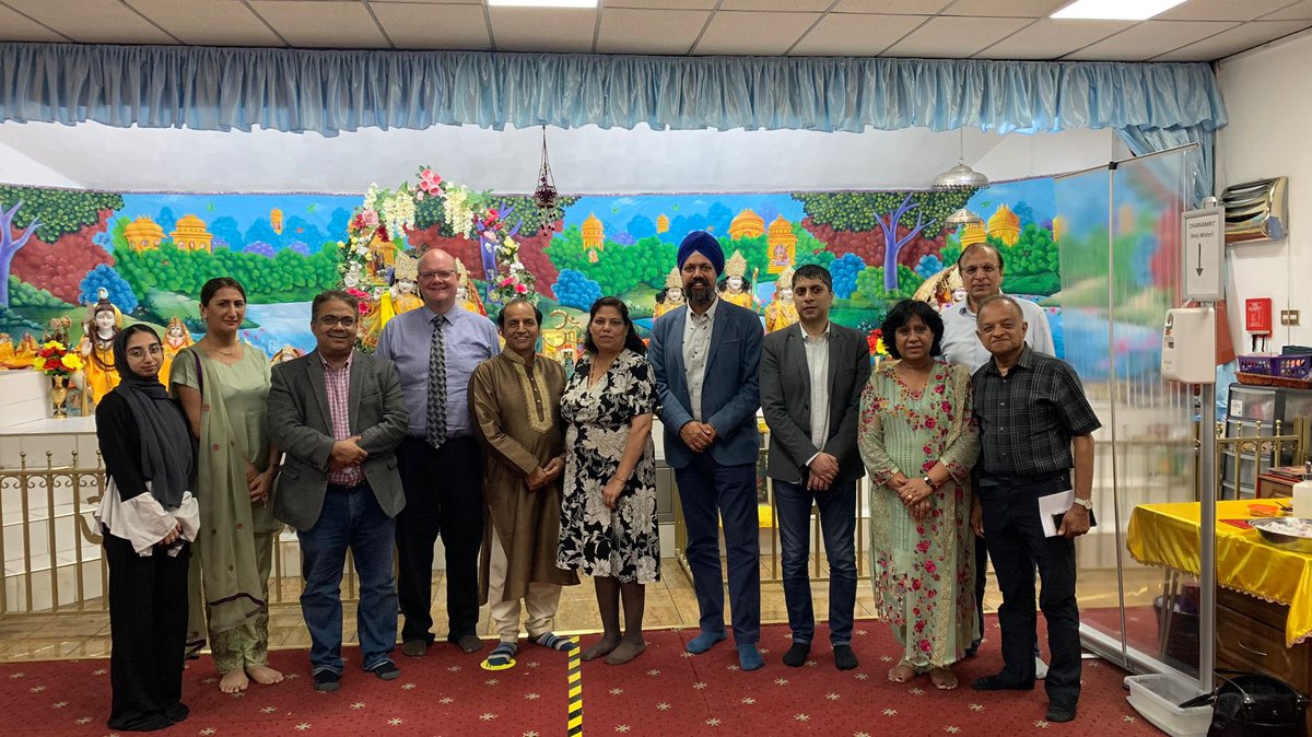 slough_labour's tweet photo. #Slough #Labour Party delegation to the Slough #Hindu temple. Pleased to meet #Pundit ji, committee members &amp; other patrons in a fruitful meeting #unity #community @cllrfiza @TanDhesi @SloughLeader https://t.co/WHz6yYdMBE