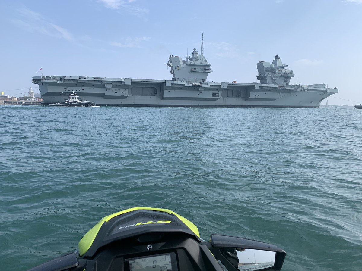 @HMSPWLS @HMNBPortsmouth @RoyalNavy @NavyLookout @PeachesTweets @ForcesNews @WO1MickTurnbull @NATO @NATO_MARCOM Good waving you off from the water today #HMSPWLSatSea