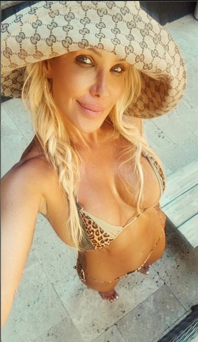 CharisB's tweet image. Happy sunday loves