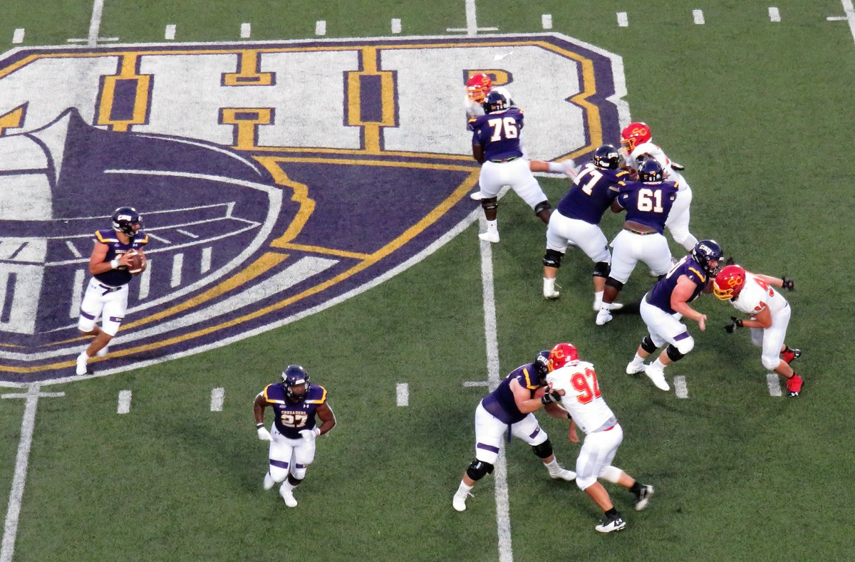 Wanna see why <a href="/CruFootball/">UMHB Football🏈</a> QB's had all night to throw?  Blocking like this from <a href="/ReuelTandoh/">Tandoh 🎰</a> <a href="/HokeJesse/">Jesse Hoke</a> <a href="/D1Sims/">Jeffery Sims</a> <a href="/mattsanders60/">Matt Sanders</a> and <a href="/TheRuckyRuck/">Ethan Ruckman</a> . #d3fb