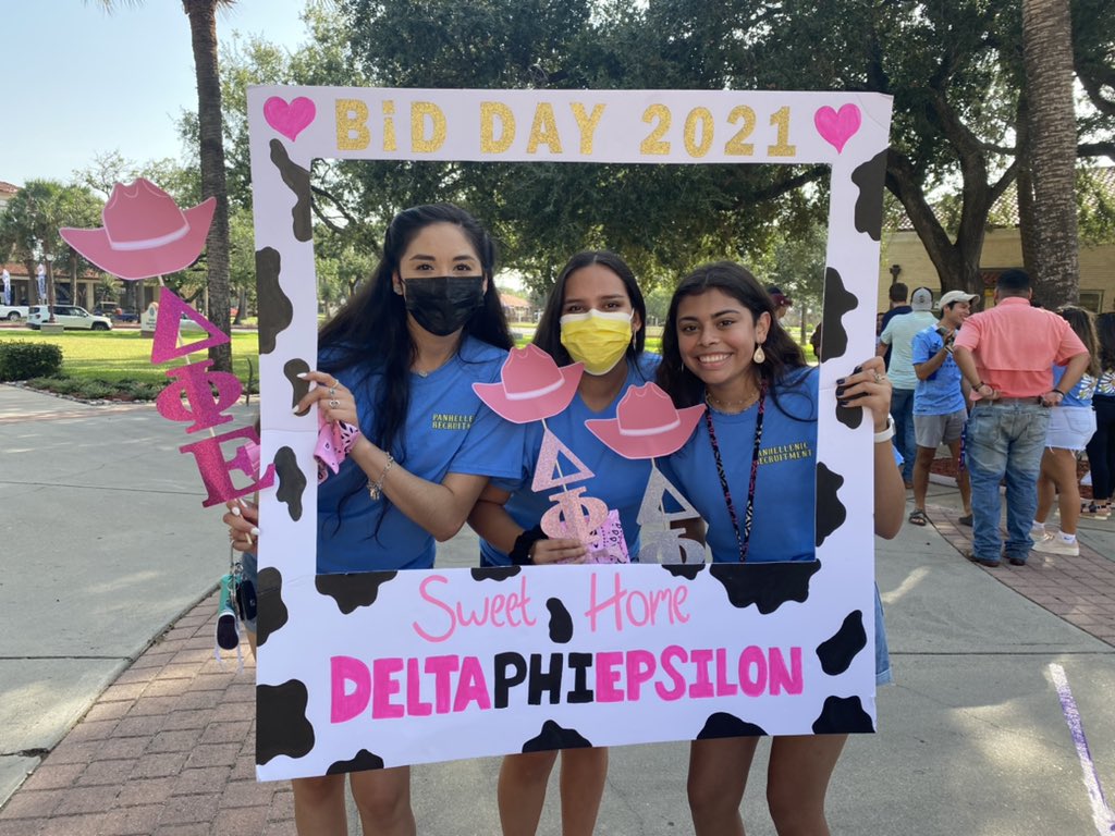 TamukDeephers's tweet photo. WELCOME HOME to the cutest cowgirls ever!!💗✨we are so happy you’re a part of our sisterhood!!♡ https://t.co/208qGC9xDb