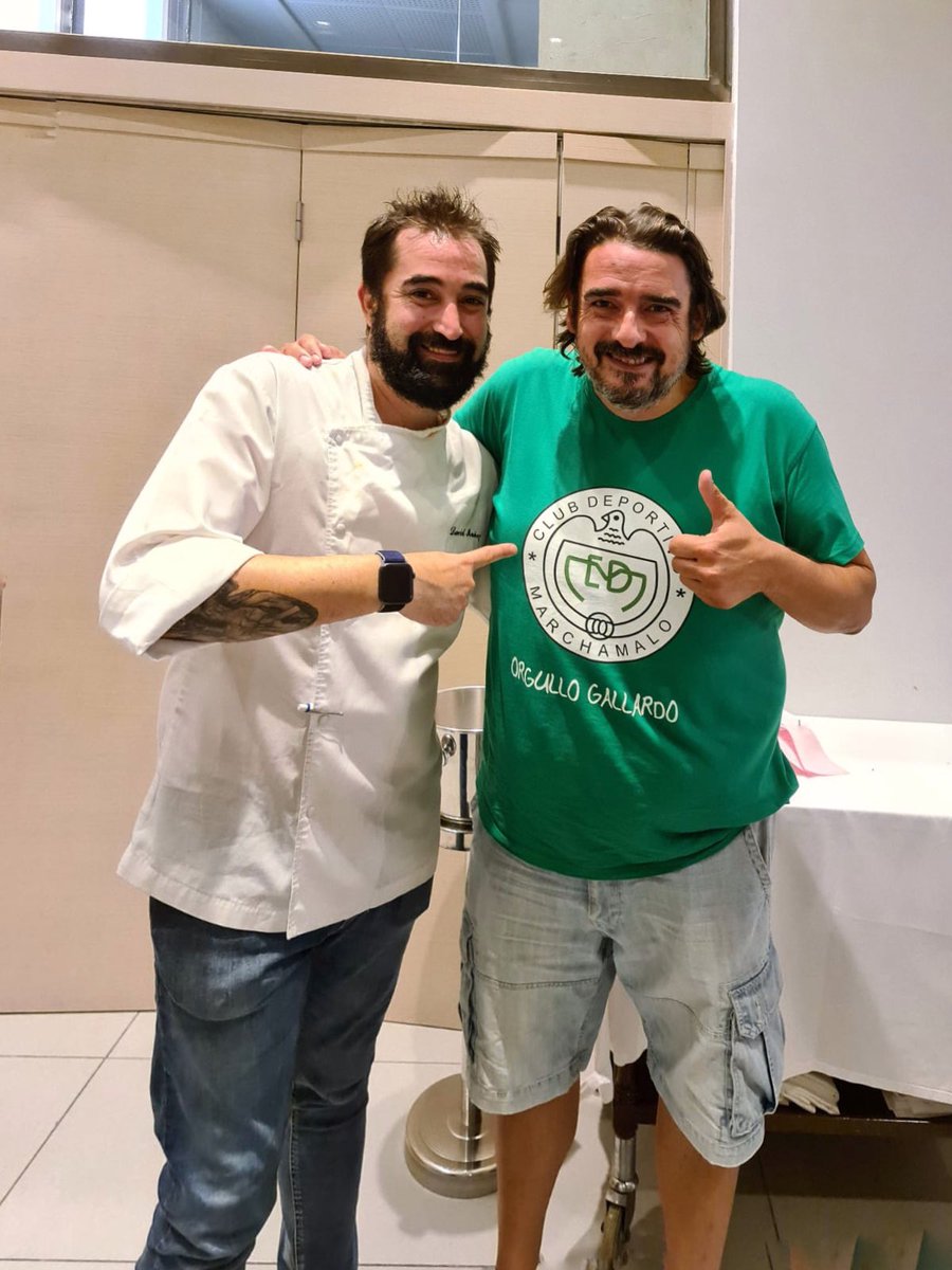 Rafa_Esteban_'s tweet image. #Murcia
#UnPlaceraParaProbarlo

La previa de un partido que será el primero de muchos. Gracias @David_Munoz_M por tu acogida y la gran muestra de gastronomía murciana. 

Gracias por todo!!