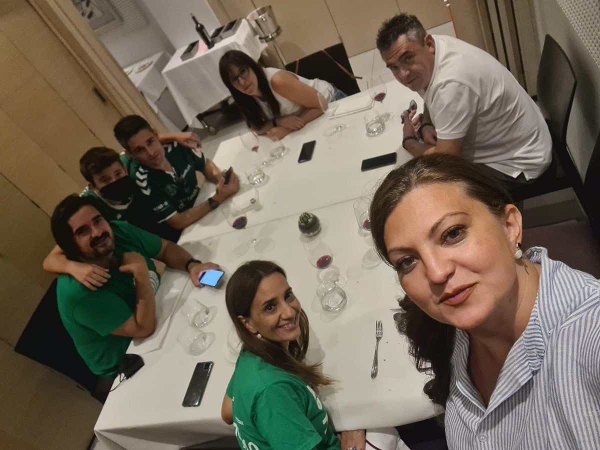 Rafa_Esteban_'s tweet image. #Murcia
#UnPlaceraParaProbarlo

La previa de un partido que será el primero de muchos. Gracias @David_Munoz_M por tu acogida y la gran muestra de gastronomía murciana. 

Gracias por todo!!