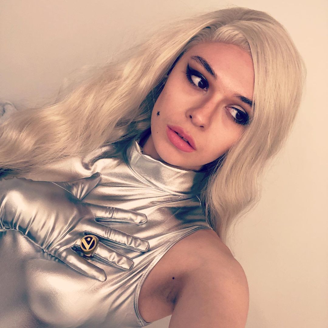 ⠀
           ◈◈◈ # SEDUCTIVESUNDAY
           Your Dream Girl. ✨
⠀