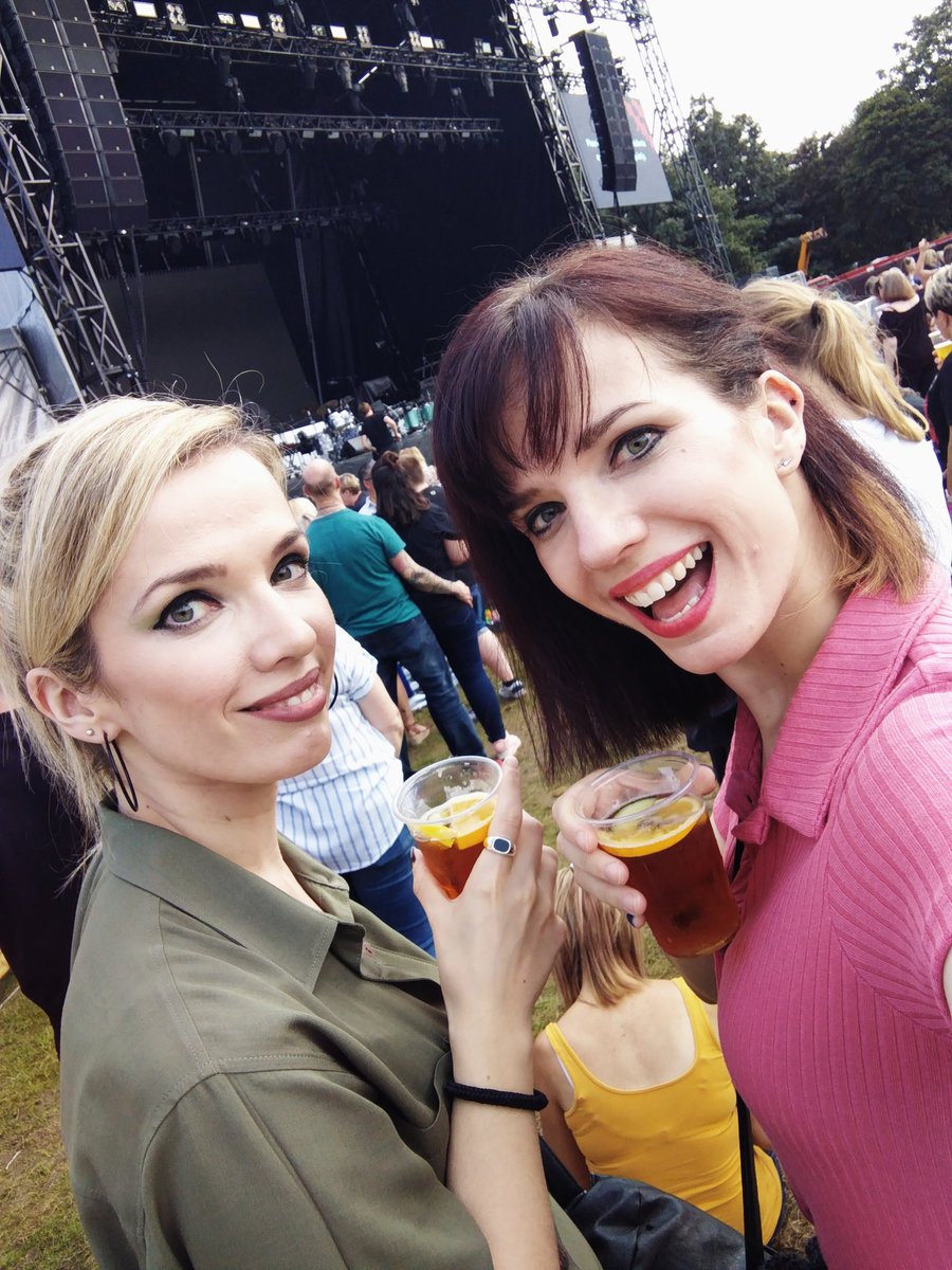 M_and_V_Ball's tweet photo. Woohoo. Looking forward to @ollymurs performing this eve! 💙 #OllyMursTelford #QEIIArena #ThirdShowThisWeek #Gorgeous #Ready https://t.co/KnsmnaooIB