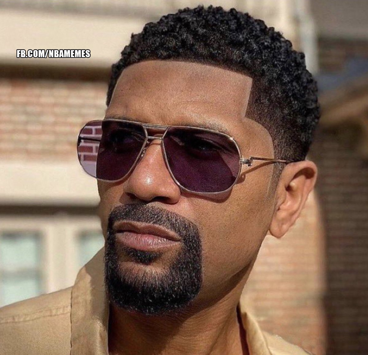NBAMemes's tweet photo. Why does this picture of Jalen Rose look like a GTA loading screen? 😂 https://t.co/xfNUIcBoie