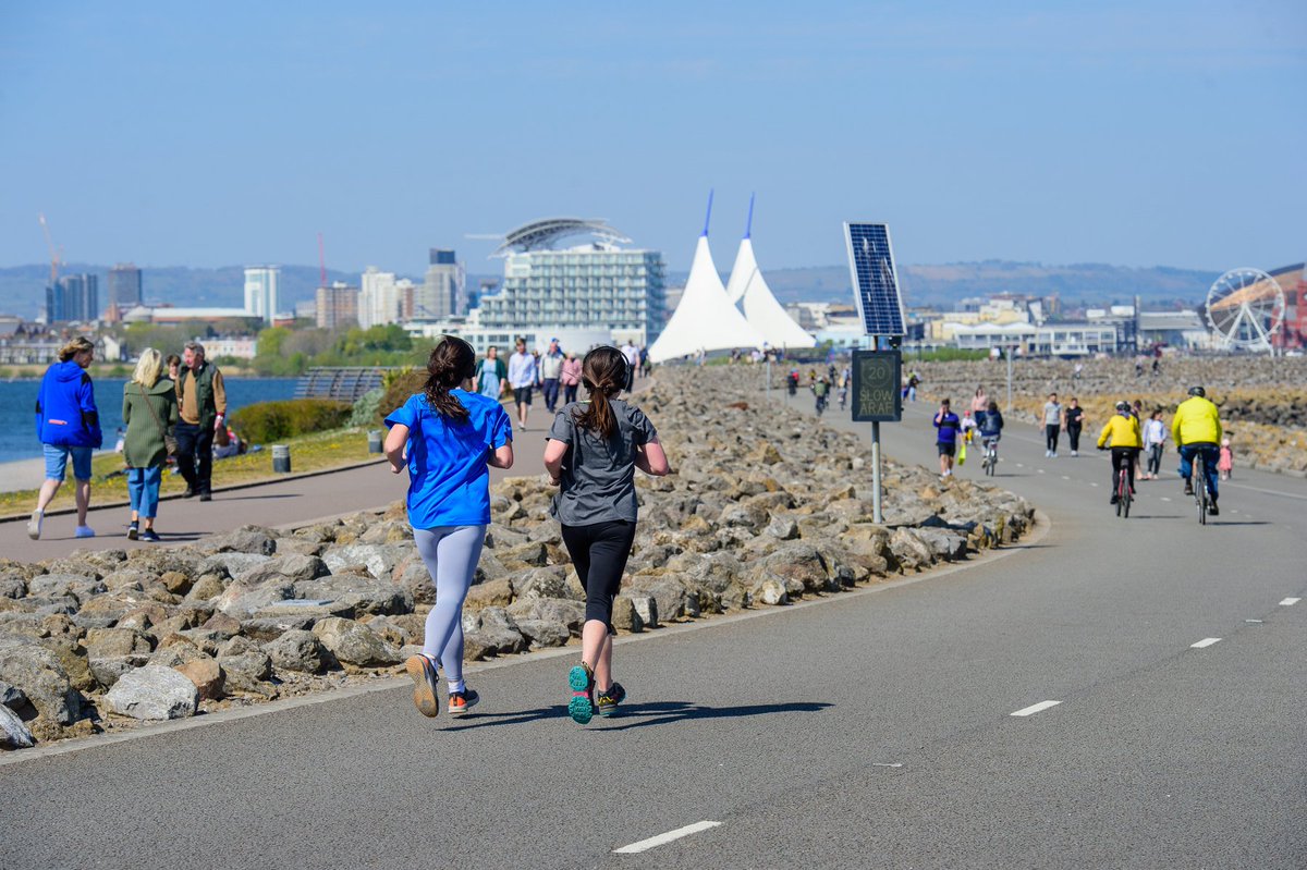 Wales set to reach 28°C in autumn heatwave as schools go back bit.ly/2WPM1EE
