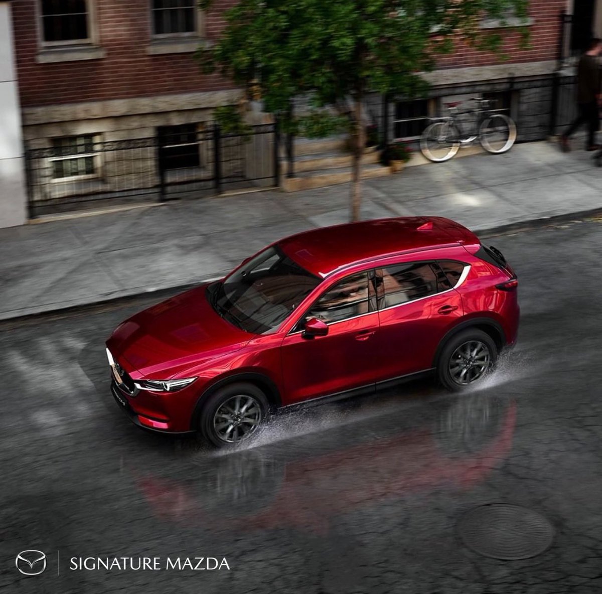 SignatureMazda's tweet image. Rainy Morning? Play in the puddles. 

#Mazda #CX5 #PuddleSplashing