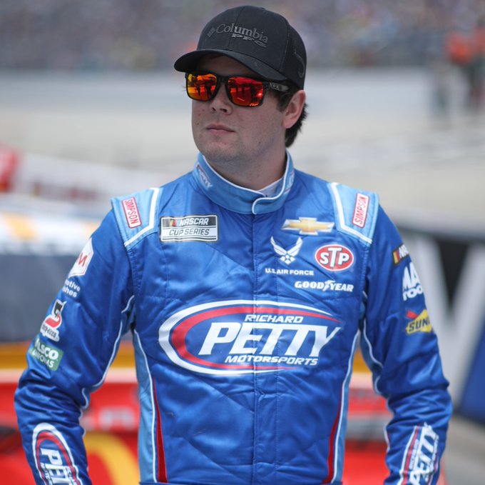 Watch Erik Jones's leaked NSFW photo on TwXstars
