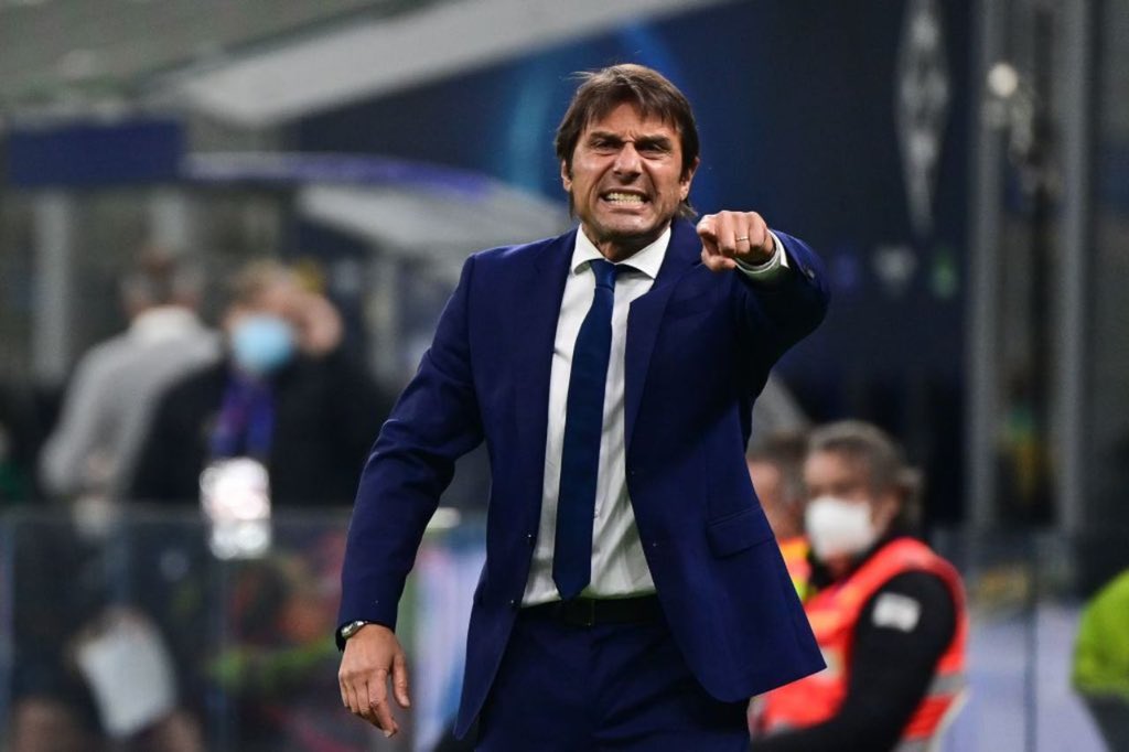FabrizioRomano's tweet photo. There’s absolutely NO pre agreement between Antonio Conte and Arsenal. Conte has no verbal/pre agreement with any club and he’s free. 🚫🇮🇹 #AFC

Federico Pastorello - agent close to Conte since years - confirms to @Freddie_Paxton: “Rumours about Arsenal pre-deal are not true”. https://t.co/sHMN9X6pzj