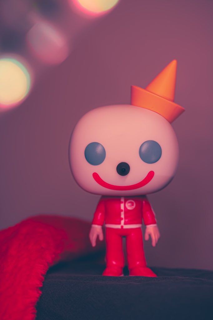 veneskko's tweet image. That’s a sweet jumpsuit 🌮📸    

 #FunKon2021 #Jackinthebox #photography