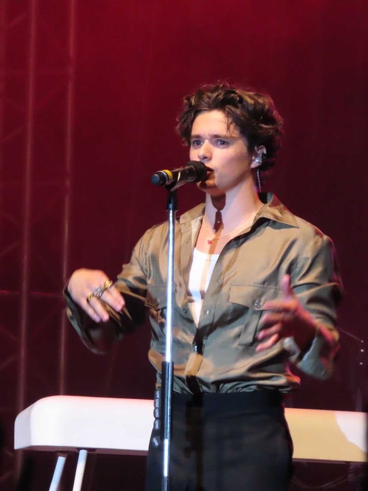 bradleysupdates's tweet photo. Brad last night in Trentham! #5 https://t.co/om0npJKvqA