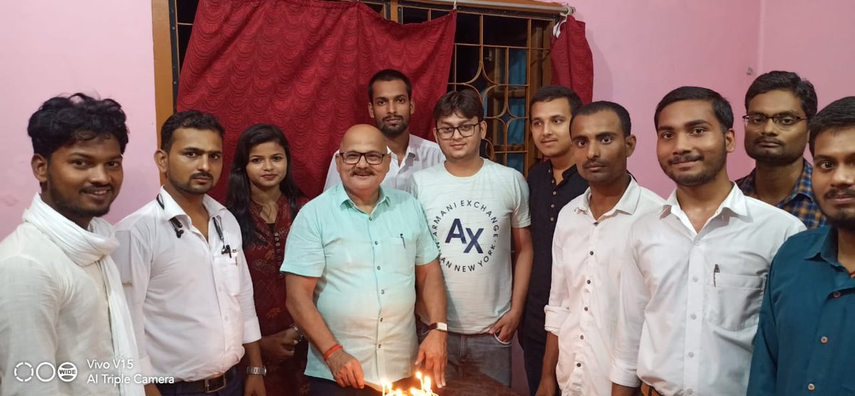 narayanmaithili's tweet photo. शिक्षक दिवस के अवसर पर शिष्यों की भक्ति एवं स्नेह । https://t.co/ejkELRzn0V