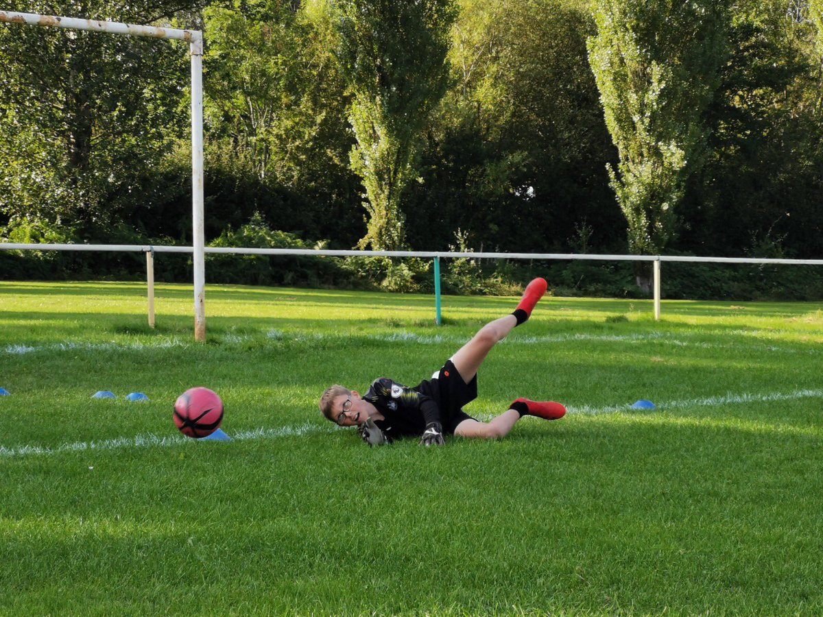🧤 A great week across South Wales 

Thanks to all the keepers that attended from Swansea 🦢 to Newport 🟠⚫️

😁 Exciting news tomorrow!