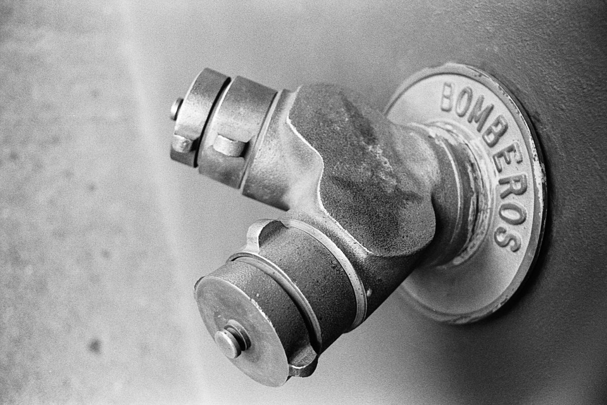 Choices.
-
Monterrey, Nuevo León, México.
-
Asahi Pentax Spotmatic &amp; Chinon 28/2.8  - Kodak Double-X - HC110(H).

#film #filmphotography
#HeyFSC #BelieveInFilm #shootfilmbenice #keepfilmalive