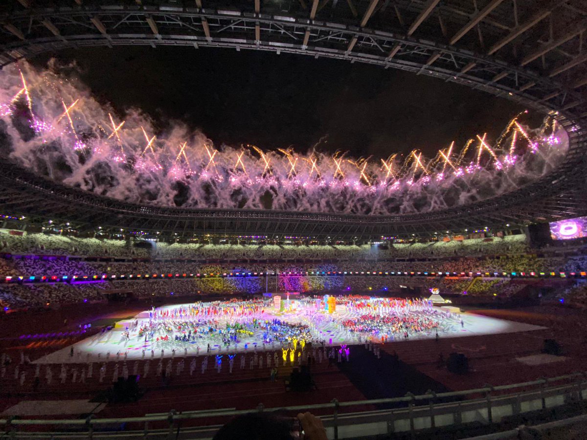 Notte #Tokyo2020 Cala  il sipario su questa fantastica Paralimpiade.GRAZIE a tutti i nostri straordinari atleti ed atlete !!Un tempo riponevo in valigia le mie medaglie.Oggi il tesoro più prezioso; le LORO   medaglie i LORO  volti le LORO lacrime e sorrisi!!Orgoglioso di voi❤️🇮🇹