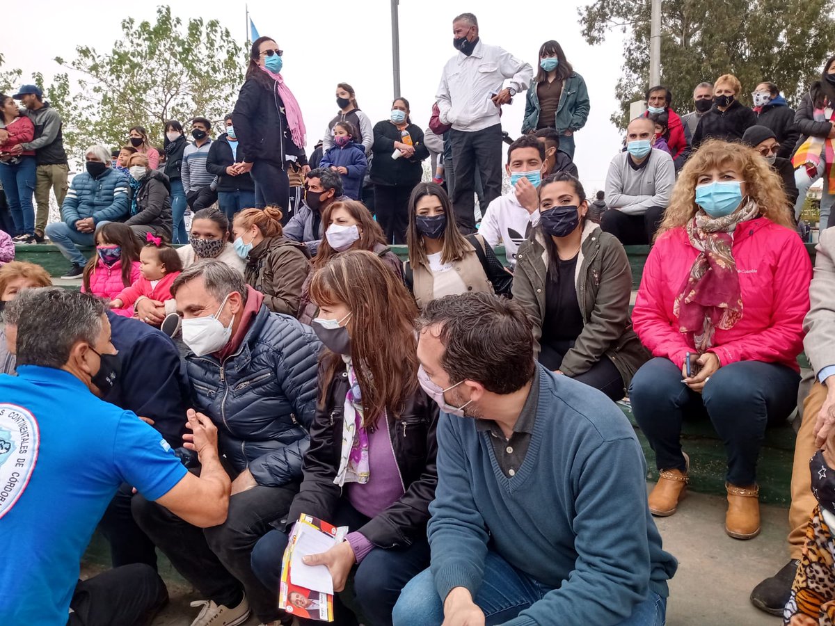 JrConfluCapital's tweet photo. Hoy junto a los candidatos estuvimos charlando con las y los vecinos de Villa El Libertador

#codoacodo
#juntosxcordoba
#lista503C https://t.co/I7AQfqq4yG