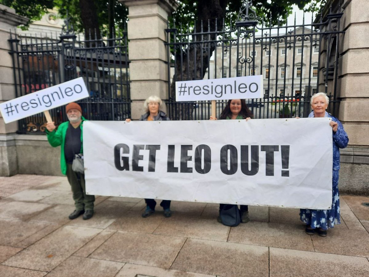squawkying's tweet photo. #ResignLeo #VaradkarMustGo https://t.co/PhO5PGR4C3