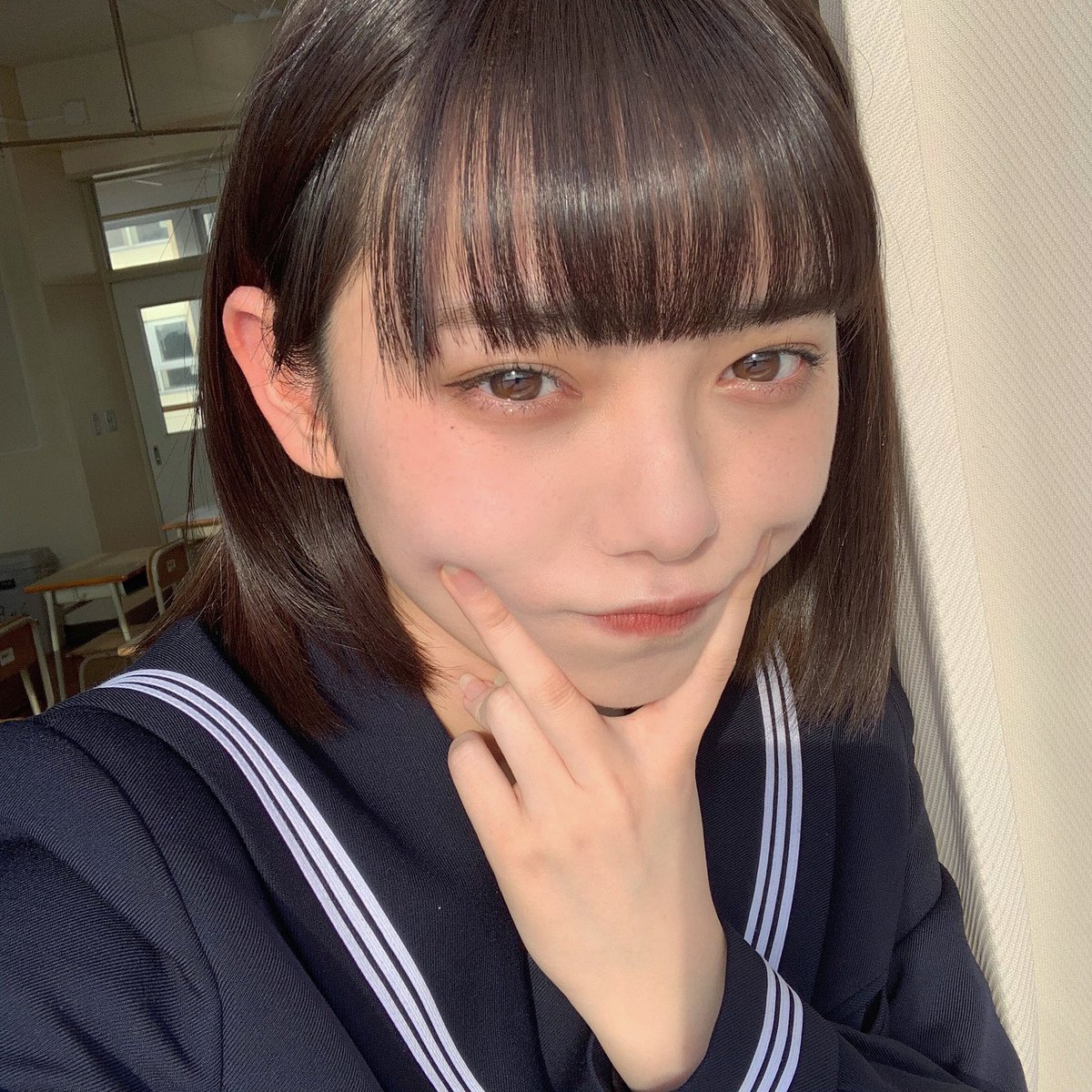 n_b2is's tweet photo. 現役女子高生という最強の響き https://t.co/Vu95NV7PdB