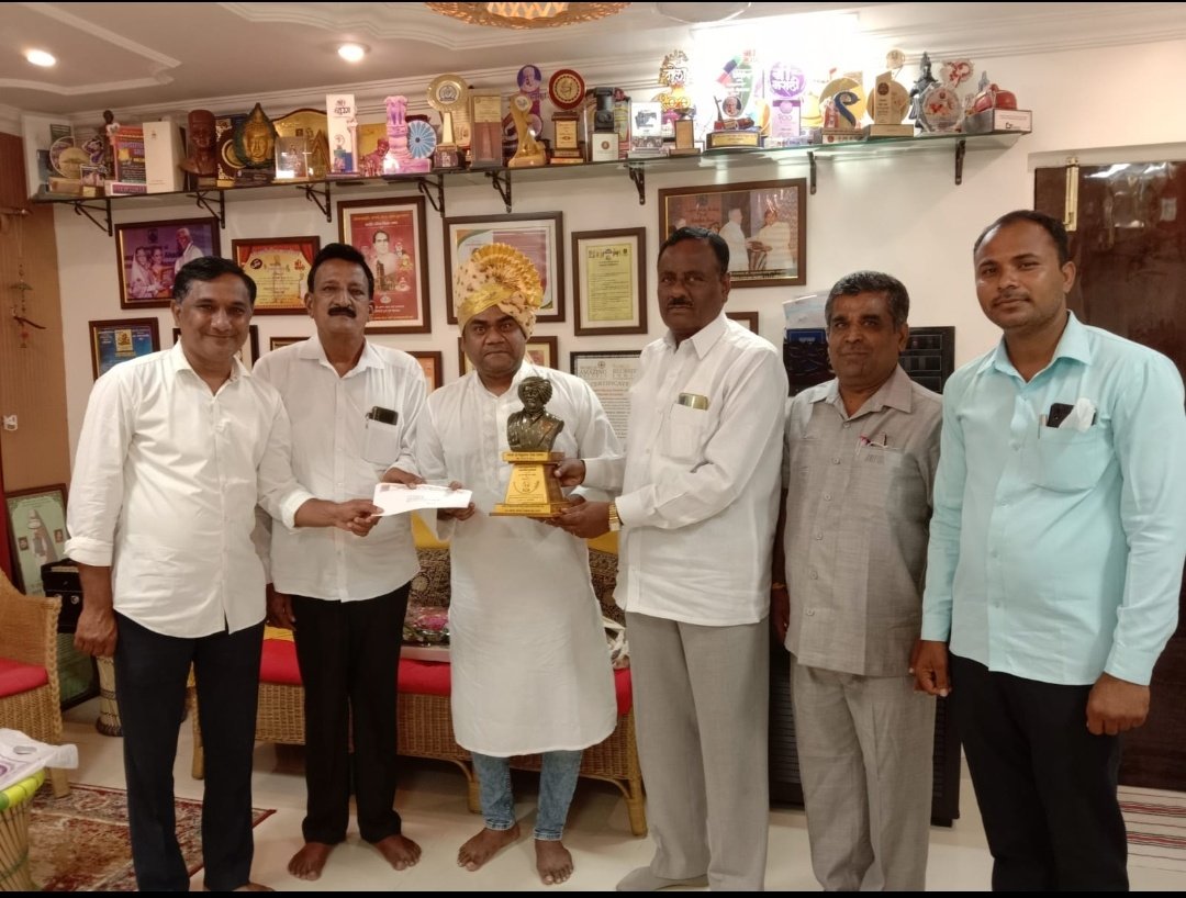 नाट्यसेवा पुरस्कार पुणे येथील आशुतोष पोतदार व पद्मश्री डॉ. विठ्ठलराव विखे पाटील कलागौरव पुरस्कार मुंबई  येथील प्रसिद्ध  लोकशाहीर नंदेशजी उमप यांना देण्यात आला.
त्याबद्दल Hands Of Action च्या टीम कडून त्यांचे खूप खूप अभिनंदन..💐