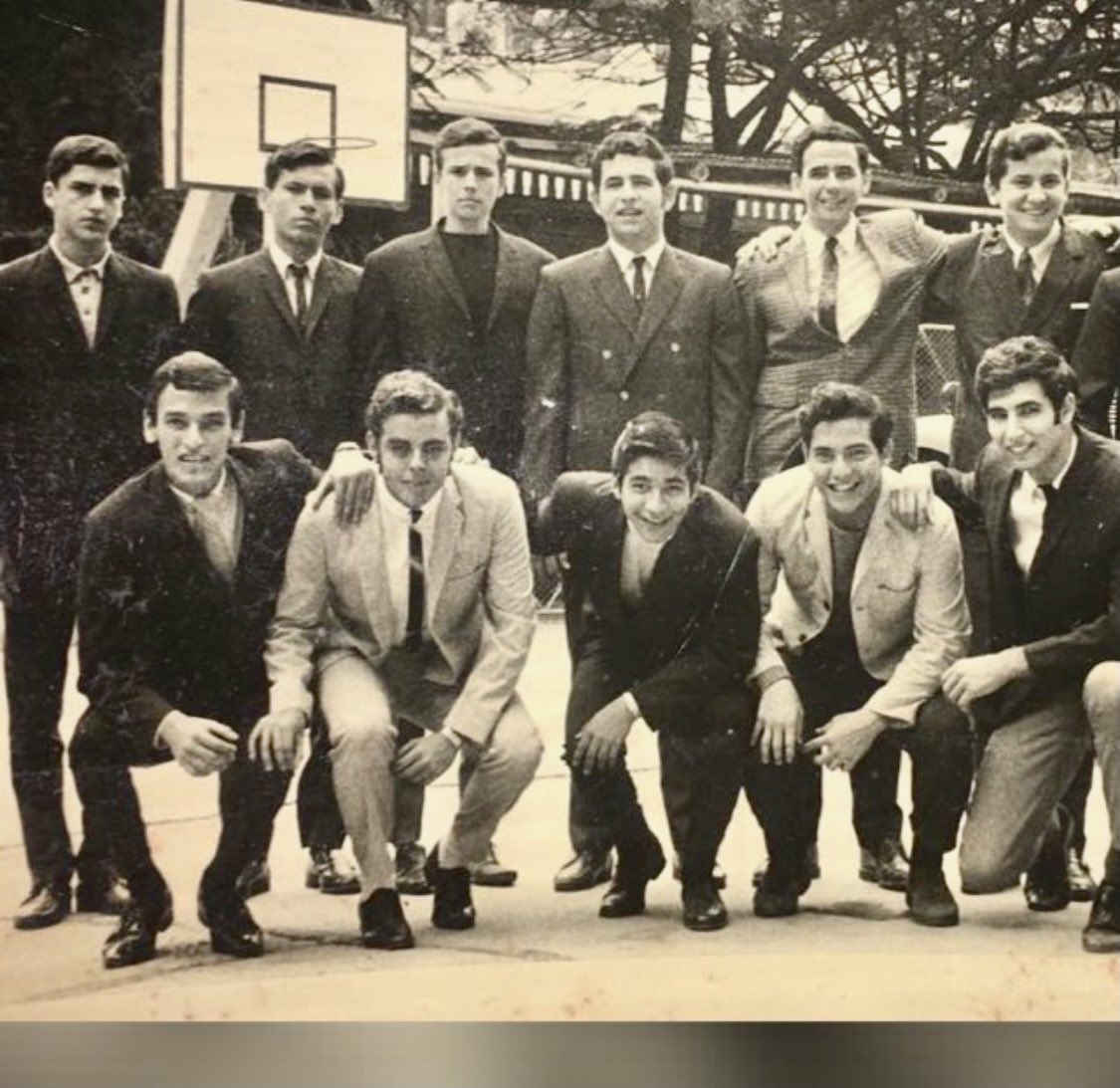 mario canessa oneto tweet media