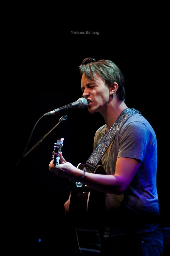 Happy bday Sondre Lerche
Born : Sep 5, 1982 