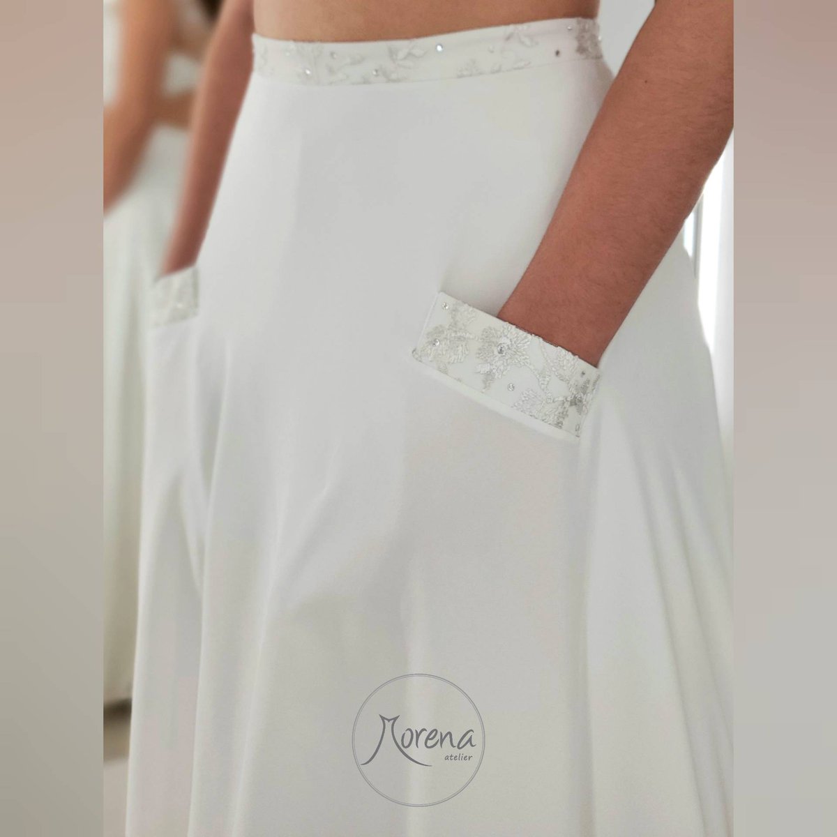 MorenaAtelier's tweet photo. Nos encantan estos bolsillos! No solo son lindos, también son muy útiles 📱 💄 ✉ 
.
.
.
.
.
.
.
.
#morenaatelier #vestidodequince #quinceañeras #vestido #alquilerdevestidos #dress #prom #fashion #fiestadequince #misquince #fiesta #vestidodefiesta #vestidode15 #xv #15años https://t.co/f5PqEBCHTI