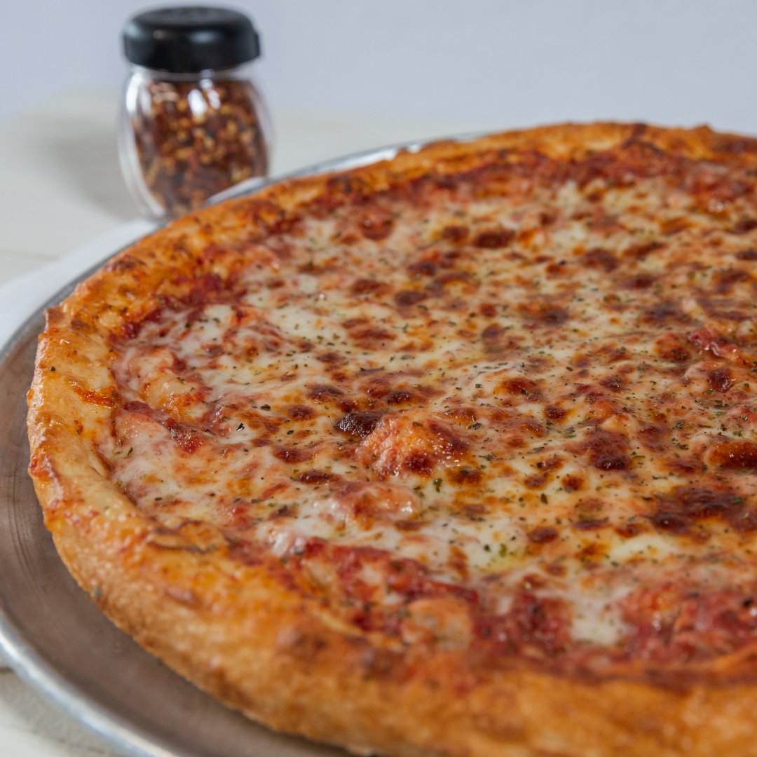 StreetsofNY's tweet image. Sometimes all ya need is cheese! Happy #NationalCheesePizzaDay - a true American holiday.