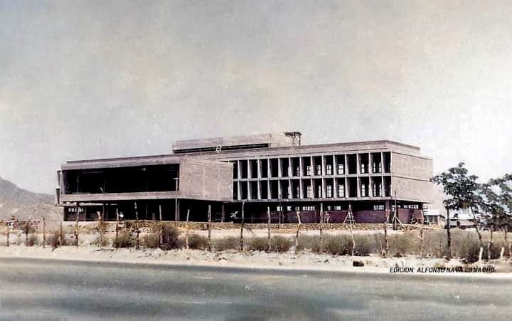 cmendozadavis's tweet photo. #NostalgiaDominguera. El Palacio de Gobierno, también conocido como “Palacio de Cantera”, es sede del Poder Ejecutivo en #BCS desde 1962. 11 gobernadores hemos tenido el honor de haber despachado ahí. A partir del 10 de septiembre lo hará el doceavo. @VictorCastroCos¡Mucho éxito! https://t.co/Mgw9UathHM