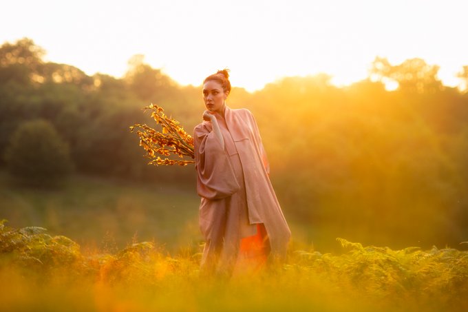 Unscheduled wandering... A spontaneous photoshoot on the knoll in the last of the light. Colour or black<a href="/tag/armpitlover"class="tags"><span>#armpitlover</span></a><a href="/tag/onlyfans"class="tags"><span>#onlyfans</span></a><a href="/tag/armpitsmelling"class="tags"><span>#armpitsmelling</span></a><a href="/tag/newon"class="tags"><span>#newon</span></a>