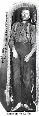 AlColombo2's tweet image. The 97 year journey of 31 year old bank robber, Elmer McCurdy | #WMD #OldWest #GunSlinger #ElmerMcCurdy #BankRobber | This is the story about an American bank and train robber. bit.ly/3yNwYI8