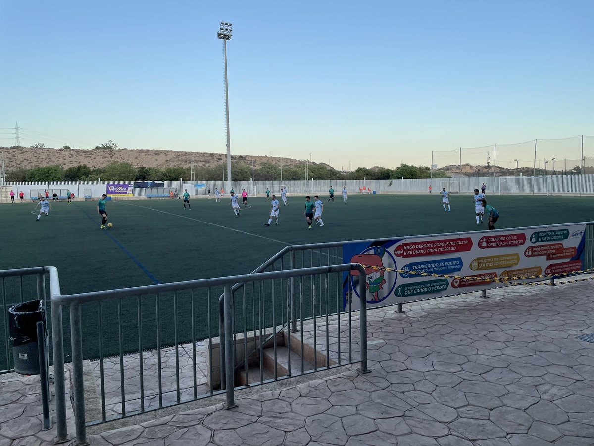 En la <a href="/Viator_C_DXtiva/">ciudadeportivaviator</a> viendo el #CDViator en la #CopaAndalucia <a href="/Viatoraldia/">Ayuntamiento de Viator</a> #Viator2022