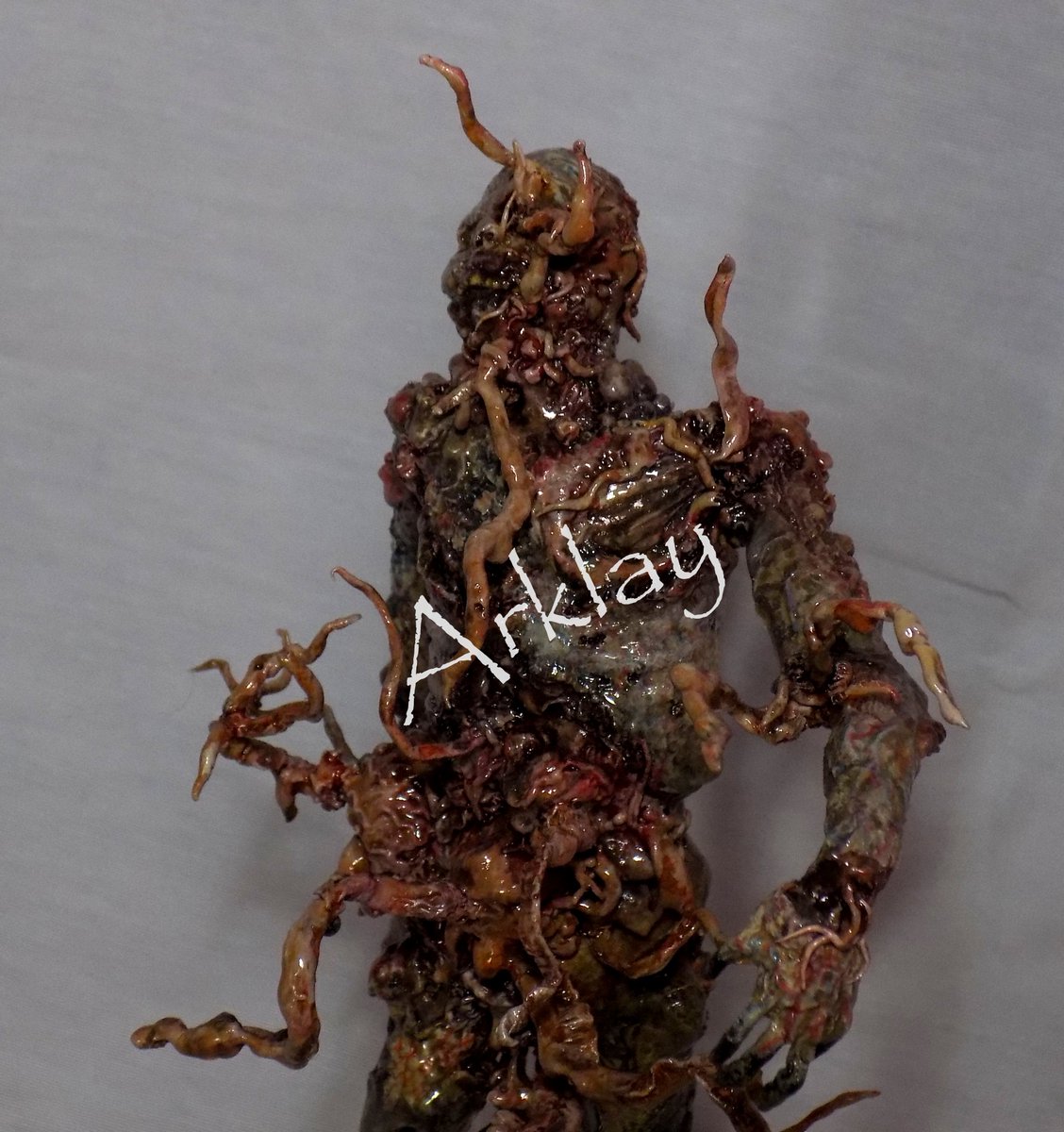 TheArklay's tweet photo. Concept sculpture, of a zombie host with mutated ringworms, for #ResidentEvil #Arklay
gene therapy, with the "T virus" allows us to play with different concepts that we will cover in the series
remember, this is not #ResidentEvilWelcometoRaccoonCity
#art #sculpture #zombies https://t.co/FaNvkrO99R