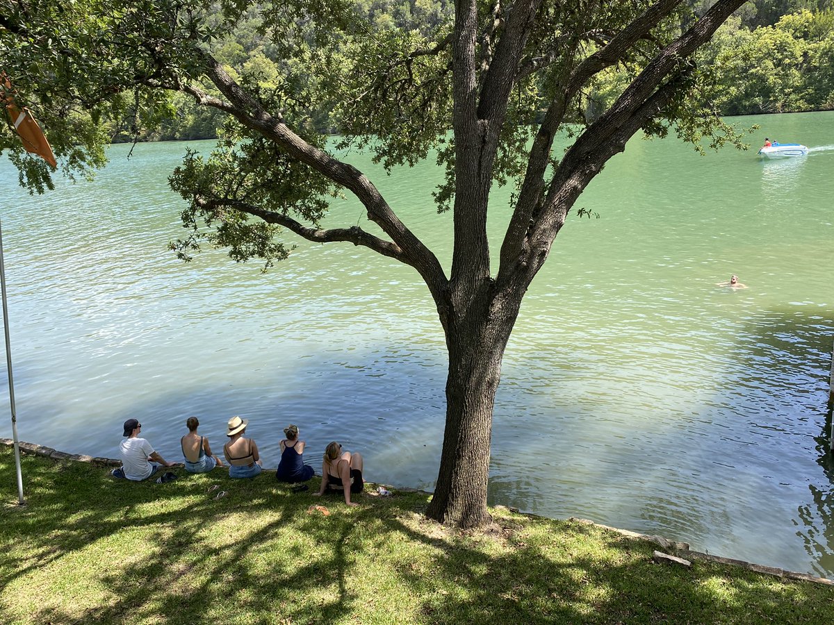 These are the days we’ll remember ♥️
#sydneyturns30 #lakeaustin