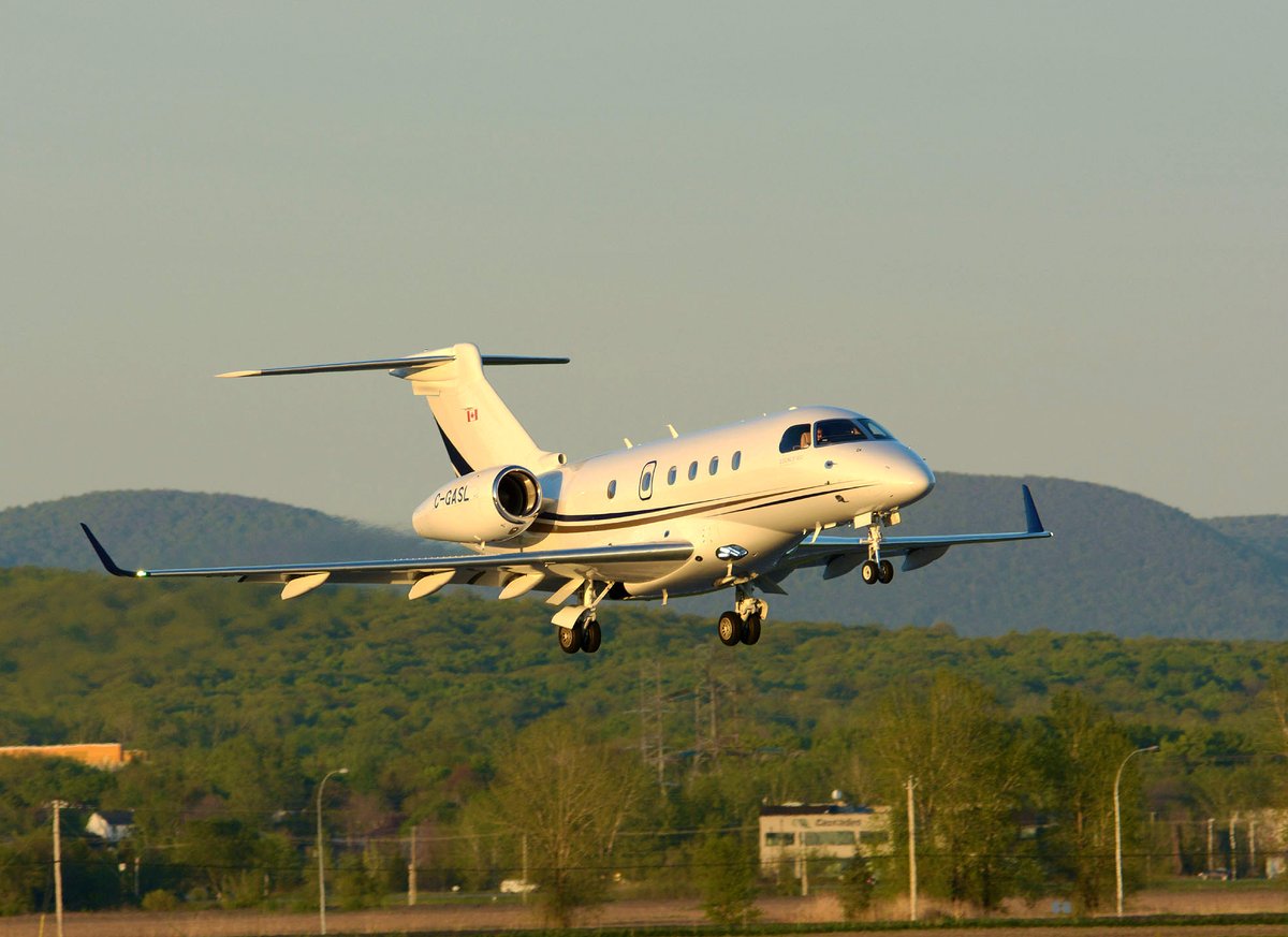 AirSprint's tweet image. Curious as to what AirSprint's Fractional Ownership Pricing looks like? Head over to the pricing section of our website to find out more: bit.ly/3wzepGT  
📷 Philippe Colin @ Montréal Saint-Hubert Longueuil Airport
#Legacy450 #Longweekend #FractionalOwnership #AirSprint