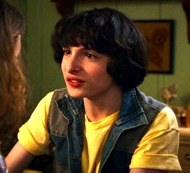 Stranger Things 4 on Twitter "Eleven & Mike having a Roller Skate Date