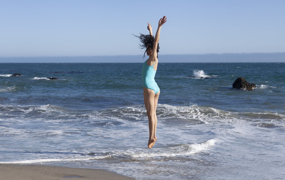 RebeccaCabage's tweet photo. Dancing with the water 🌊 #Dancingwithnature #Ocean #Ilovenature #NaturePhotography #Photography #Dance https://t.co/CnvadxaBt4