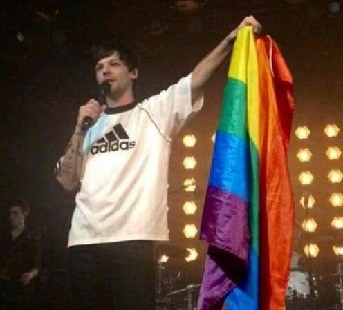 AriswtfrUpdates's tweet photo. don’t even know why ask you why i love them https://t.co/3oNffa1UM8