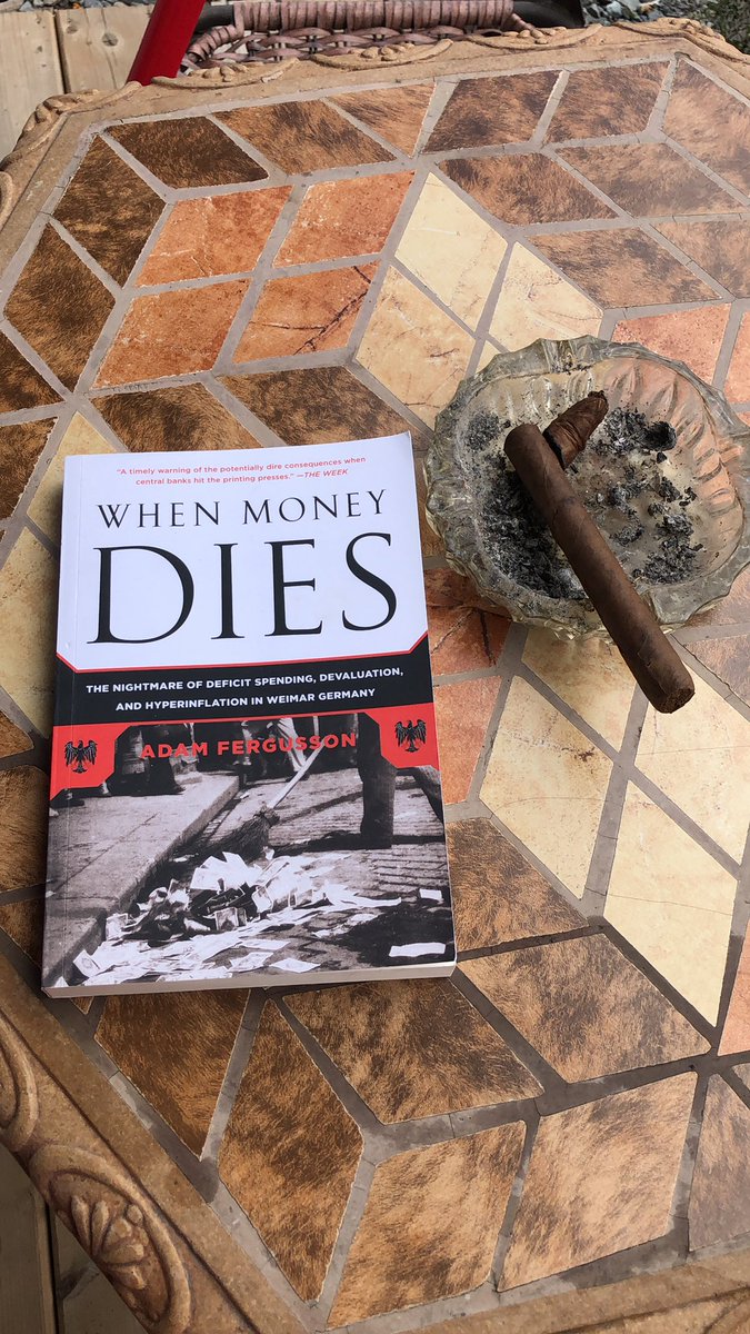 Forsillqm's tweet photo. Plan for the afternoon! #Gold #Silver #CigarOClock https://t.co/br7xkRnnOT