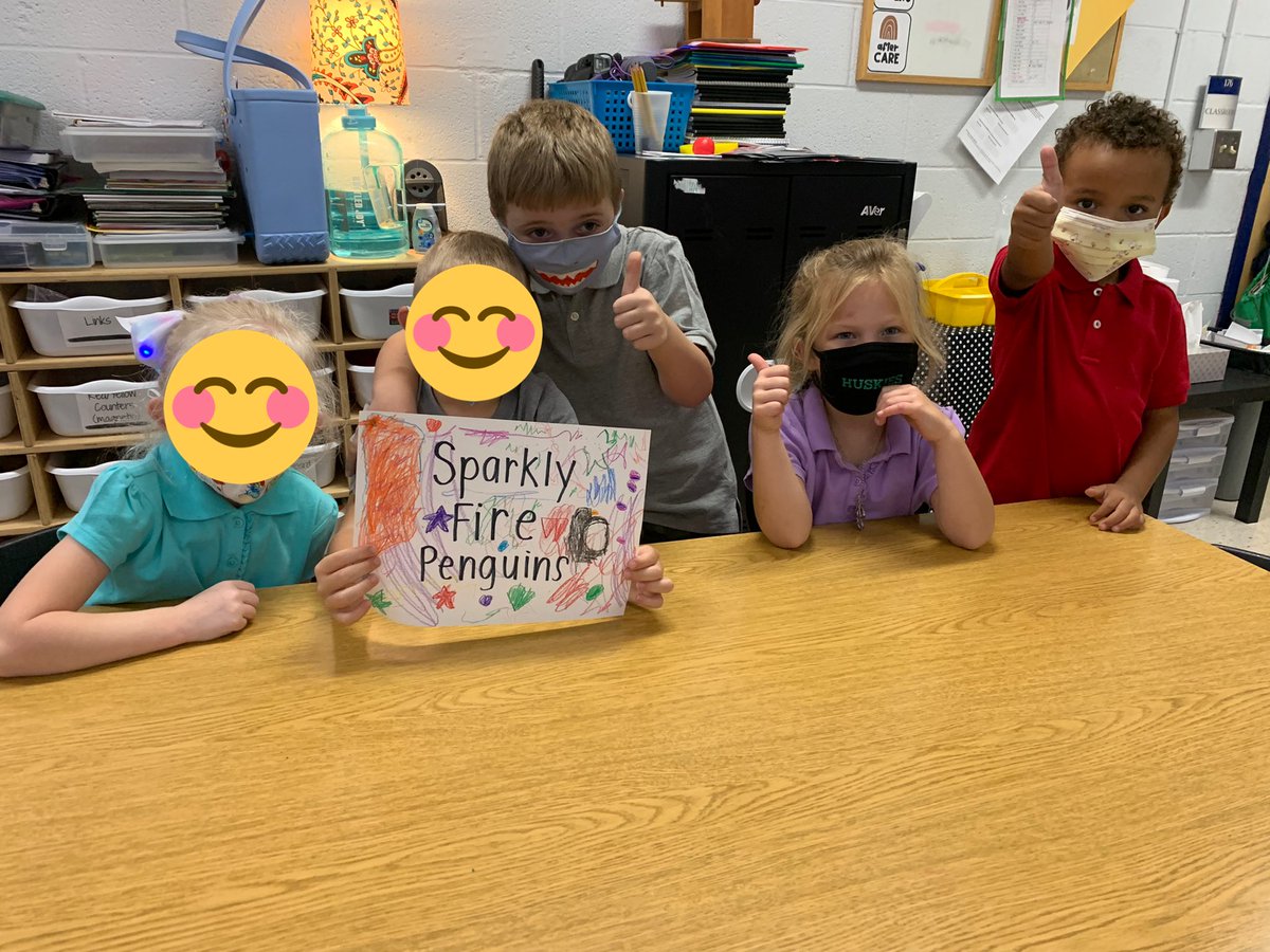 AMcCubbinTeach's tweet photo. Two words we have been focusing on the past 2 weeks: “collaboration” and “contribution”. Students have discovered what these words mean by making name salads, creating table group names/posters, solving picture puzzles, and making friendship salad. https://t.co/KnEl7Yjhhg