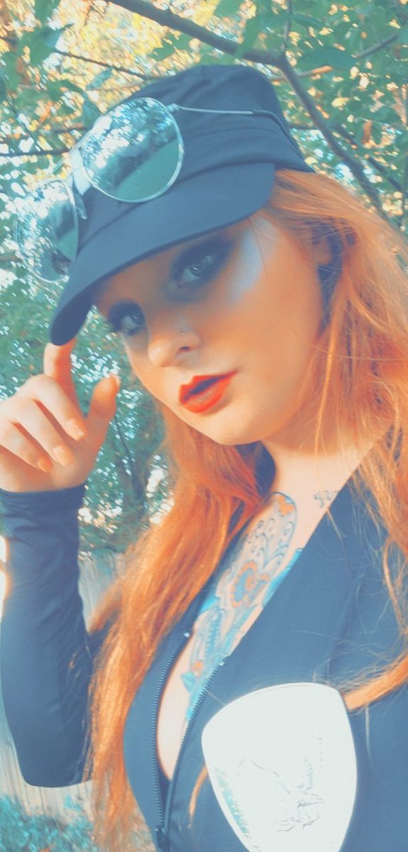 RedheadedGoddes's tweet photo. @1mistressbambi #onlyfans 
https://t.co/GDNdSPuPdN https://t.co/JdLVQwM1jl
