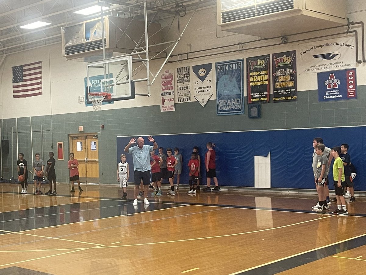 FirebirdHoops's tweet photo. Getting out to see the future of Fairmont! #TogetherWEfly #WeAreFireBirds #BuiltInKettering https://t.co/Fk4HhfDpUG