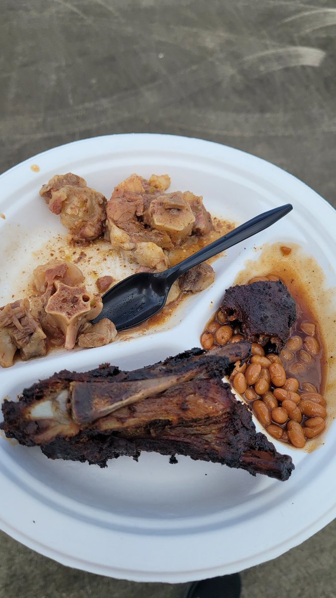 JasonFeril's tweet photo. @joshnewberg247 @biggameJames_36 tailgate
#lot19 https://t.co/1ZuRRxqL88