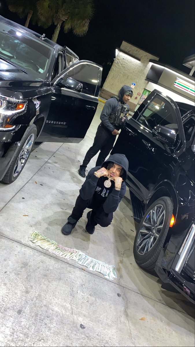 My Future Brighter Den A Bitch 😤🌹🚀 I’m Tryna Chase Dese Bandz 🗣🖤 #YurdaGang🩸 #Ⓜ️Ⓜ️💤🔟