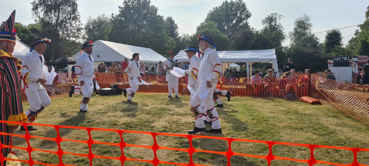 Traditional Bampton Morris Dancers tweet media