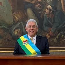 MargaTiti's tweet photo. ¿Esta foto también se la tomó @BarretoSira en Miami? Jajajaja @hramosallup las cuentas te salen un poco chuecas. Declinó el baboso de @prospericarlos en Caracas, Barreto Sira te viene a echar este vainón de gobernar desde Miami y en #Aragua se jodió @DrJoseTrujilloV ¡feo vale! https://t.co/p26xibJ0JE