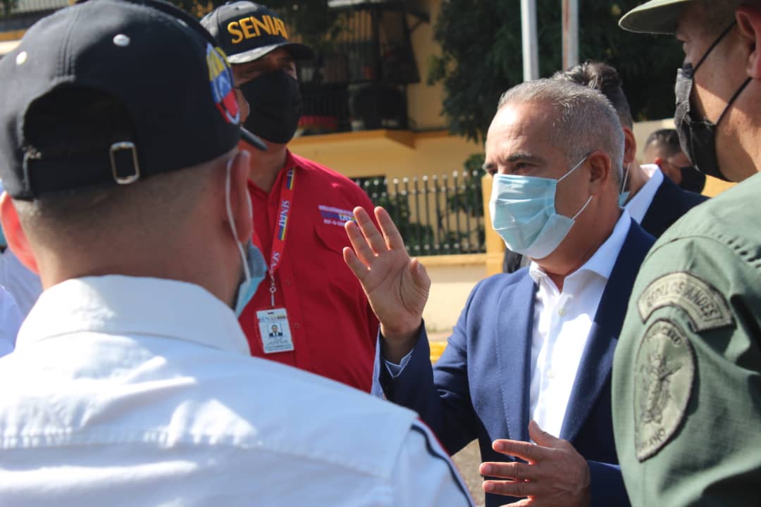 #5Sep Freddy Bernal: "Ha valido la paciencia que hemos tenido durante estos dos años. Tener el reconocimiento de los presidentes Nicolás Maduro e Iván Duque, nos señala que no estamos equivocados.Esta era la vía

#FreddyAbreFronteras

<a href="/NicolasMaduro/">Nicolás Maduro</a>
<a href="/FreddyBernal/">Freddy Bernal</a>
<a href="/IvanDuque/">Iván Duque 🇨🇴</a>