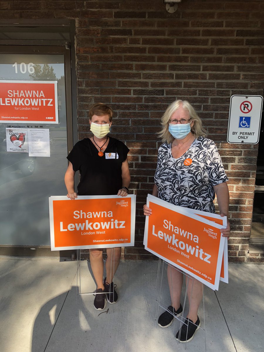 Heading out to put up signs after a hot Sunday aft canvass. Although many people not home, we got 10 new sign locations, 1 enthusiastic new volunteer &amp; tons of support! Feels like #LdnWest is ready for change <a href="/ShawnaLewk/">Shawna Lewkowitz</a> #VoteNDP #ReadyForBetter #LdnOnt #Elxn44